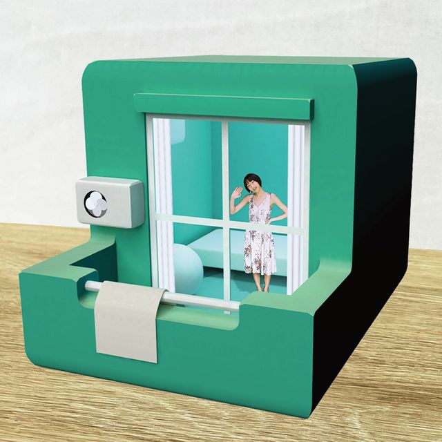 武田玲奈　グッズまとめて 芸能活動10周年を迎えた｢武田玲奈｣の写真集の発売記念に渋谷で展示会を